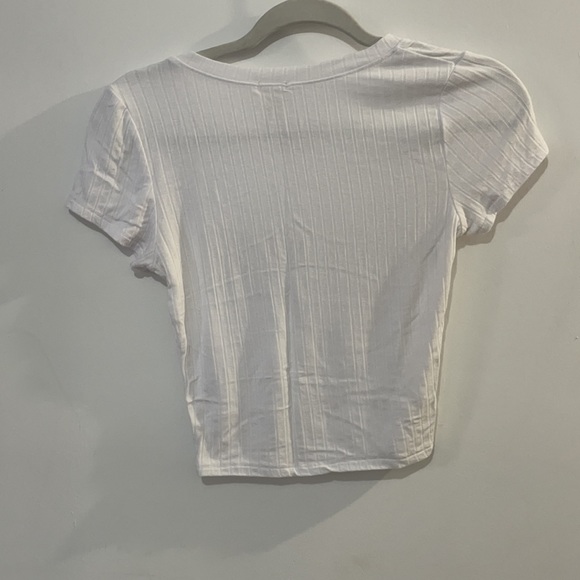 White short sleeve crop top - Picture 2 of 3